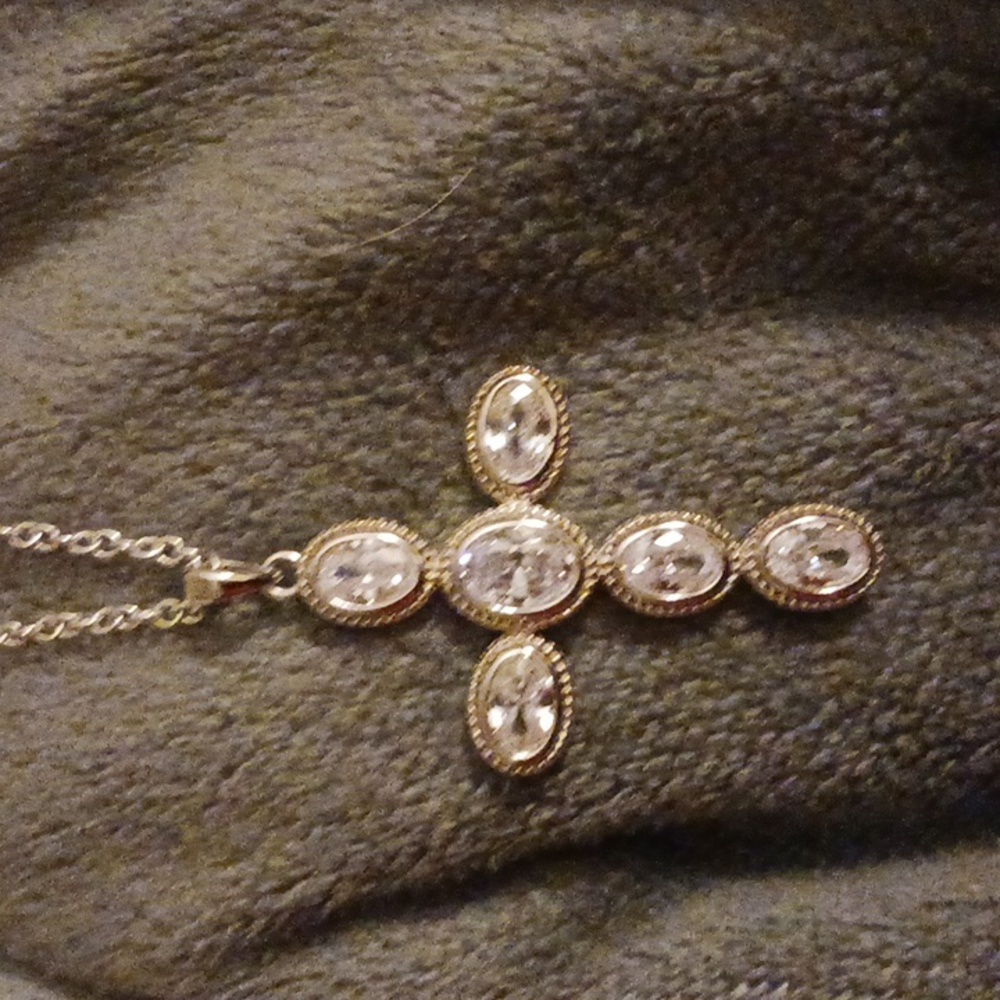 Beautiful! Bella Luce,bezel set,925 Solid,cross W/chain - Picture 3 of 8